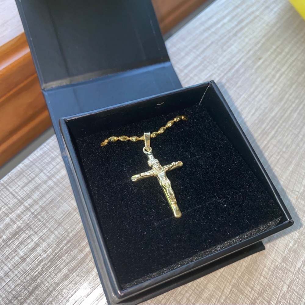 The M Jewelers The Essential M Cross Necklace